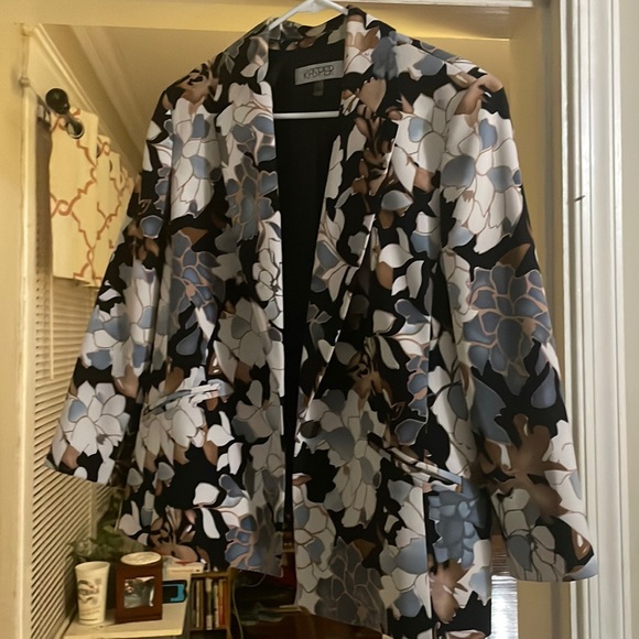 Kasper Jackets & Blazers - Fun design Blazer!